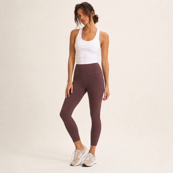 Vuori Pants - Vuori Stride Pocket Crop Leggings Sz M Brown